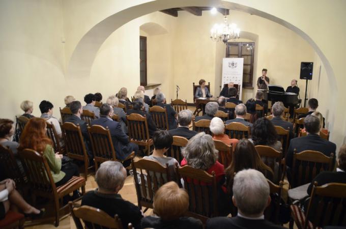 salon_czwarktowy00005_t2