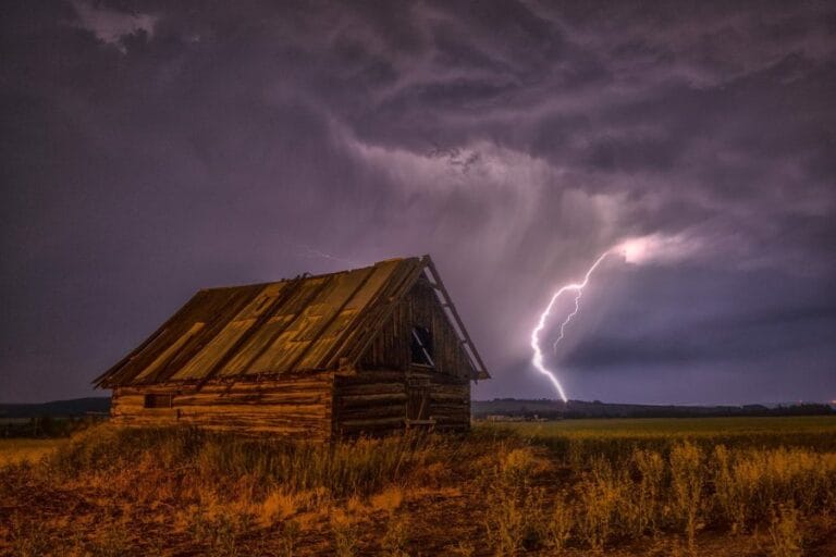 barn-1364280_1280