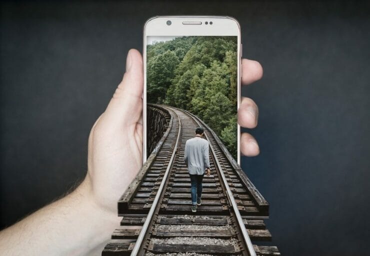 manipulation-smartphone-2507499_1280