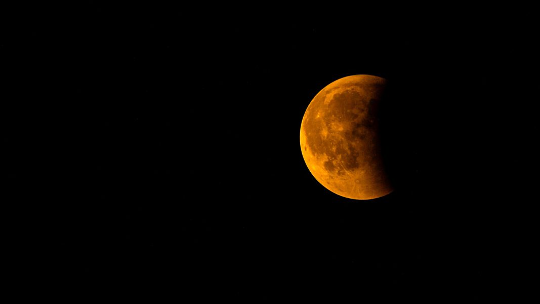 blood-moon-3608121_1920