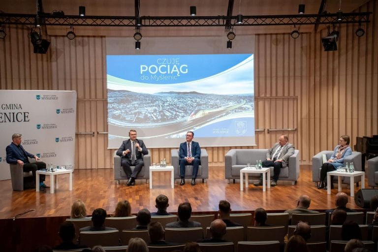 czuję pociąg do myślenic myślenice wieliczka konferencja kolej 473103669_122190984884162321_6623249054618396546_n