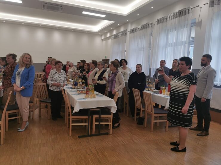 Dzień Kobiet w Gminie Gdów: Uroczystości pełne życzeń i radości