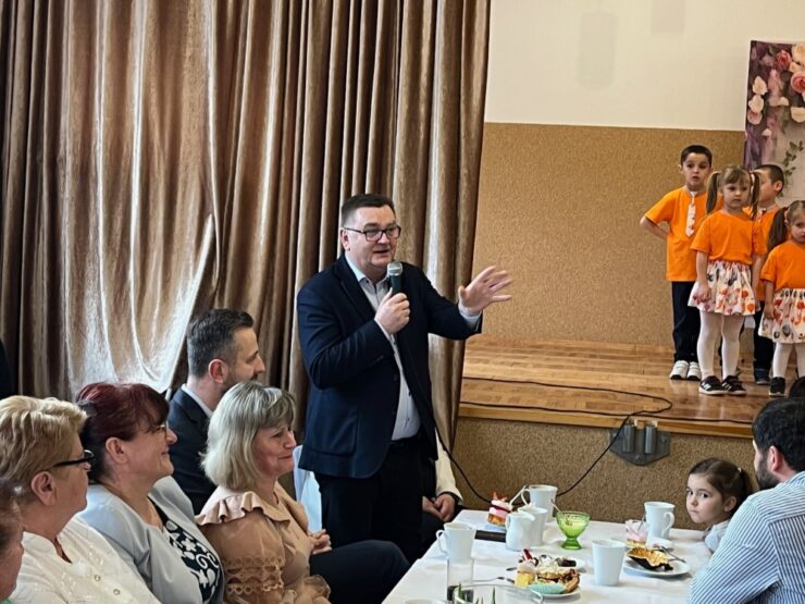 Dzień Kobiet w Gminie Gdów: Uroczystości pełne życzeń i radości