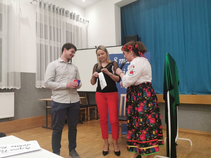 Dzień Kobiet w Gminie Gdów: Uroczystości pełne życzeń i radości