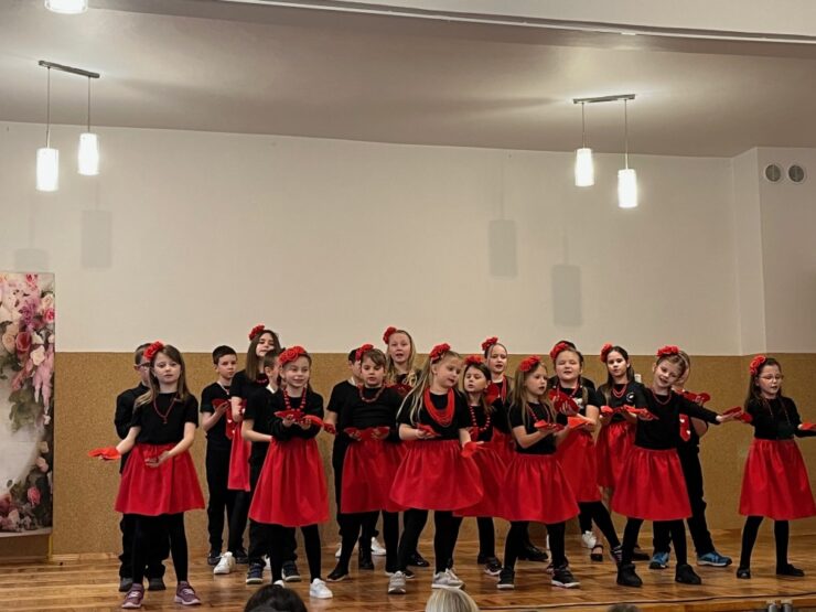 Dzień Kobiet w Gminie Gdów: Uroczystości pełne życzeń i radości