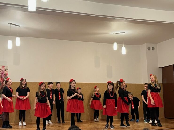 Dzień Kobiet w Gminie Gdów: Uroczystości pełne życzeń i radości