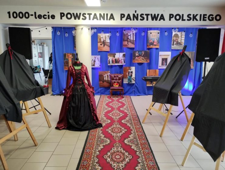 Wernisaż wystawy "Oblicze królów" w Bodzanowie