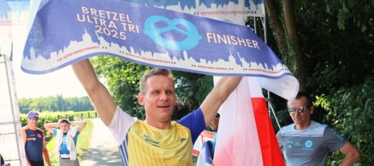 Grzegorz Smoła triumfuje w ekstremalnym triathlonie