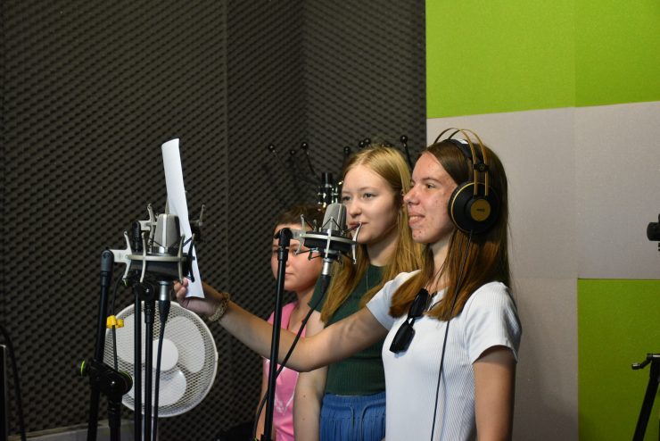 Młodzieżowy wolontariat kulturalny w studiu nagrań