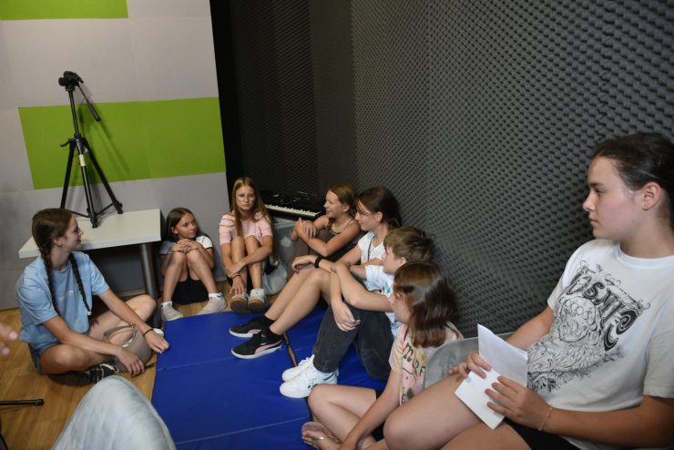 Młodzieżowy wolontariat kulturalny w studiu nagrań