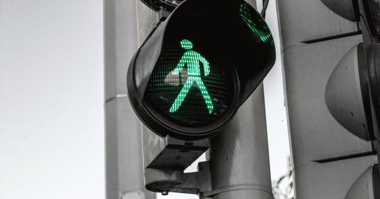 Mistrzu, zwolnij – nowa kampania PZU i Policji dla kierowców