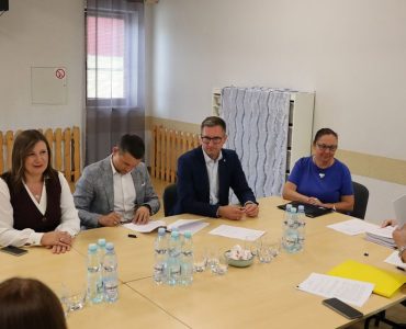 Nowa świetlica w Sułkowie – podpisano umowę na przebudowę