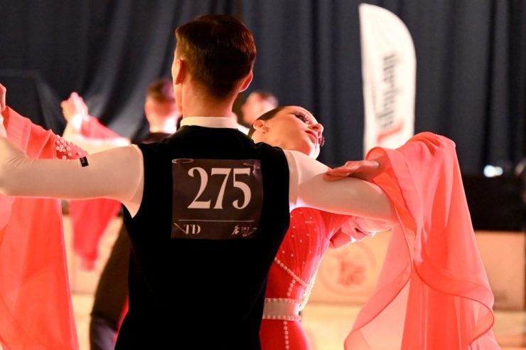 Emocje i taniec w Bochni podczas XXVIII Turnieju Tańca Towarzyskiego