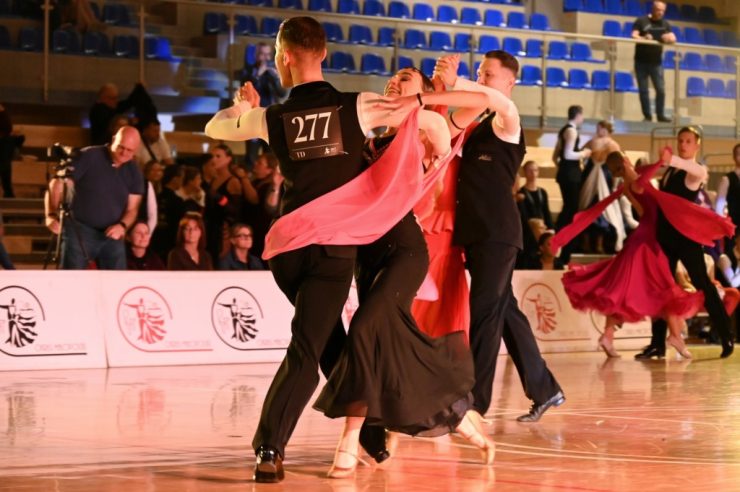 Emocje i taniec w Bochni podczas XXVIII Turnieju Tańca Towarzyskiego
