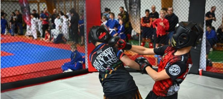 Grand Prix Fighttime w Niepołomicach: sukcesy zawodników i emocjonujące zmagania