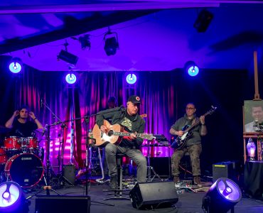 Koncert Piotra Bukartyka w Niepołomicach