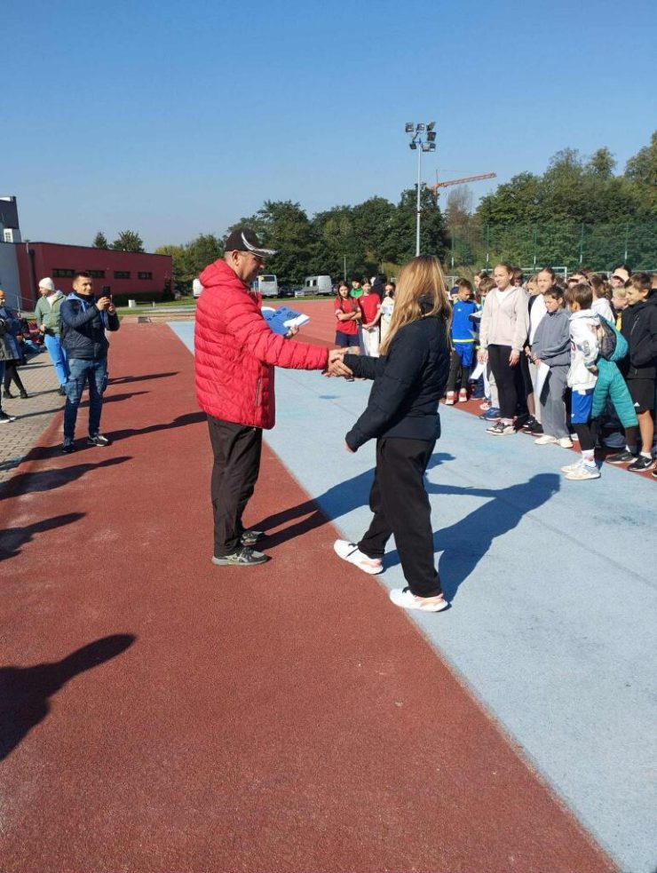 Młodzi lekkoatleci z Biskupic triumfują w Wieliczce