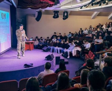 Młodzież z Niepołomic na lekcji historii i patriotyzmu