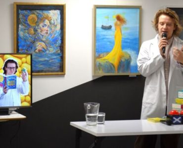 Noc Bibliotek 2025 w Niepołomicach: naukowe odkrycia z dr. Adamem Mirkiem