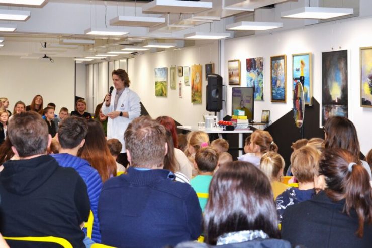 Noc Bibliotek w Niepołomicach – święto kreatywności i zabawy