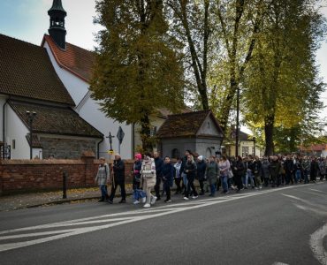 Rodzinny Biały Marsz w Gminie Gdów dla uczczenia Dnia Papieskiego