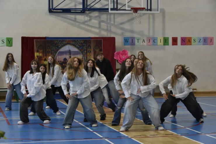 Uroczyste ślubowanie uczniów klas pierwszych w Niepołomicach