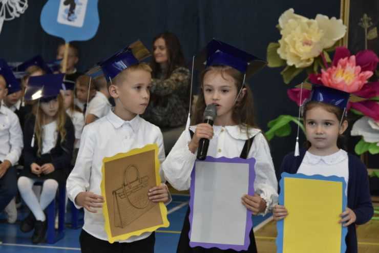 Uroczyste ślubowanie uczniów klas pierwszych w Niepołomicach