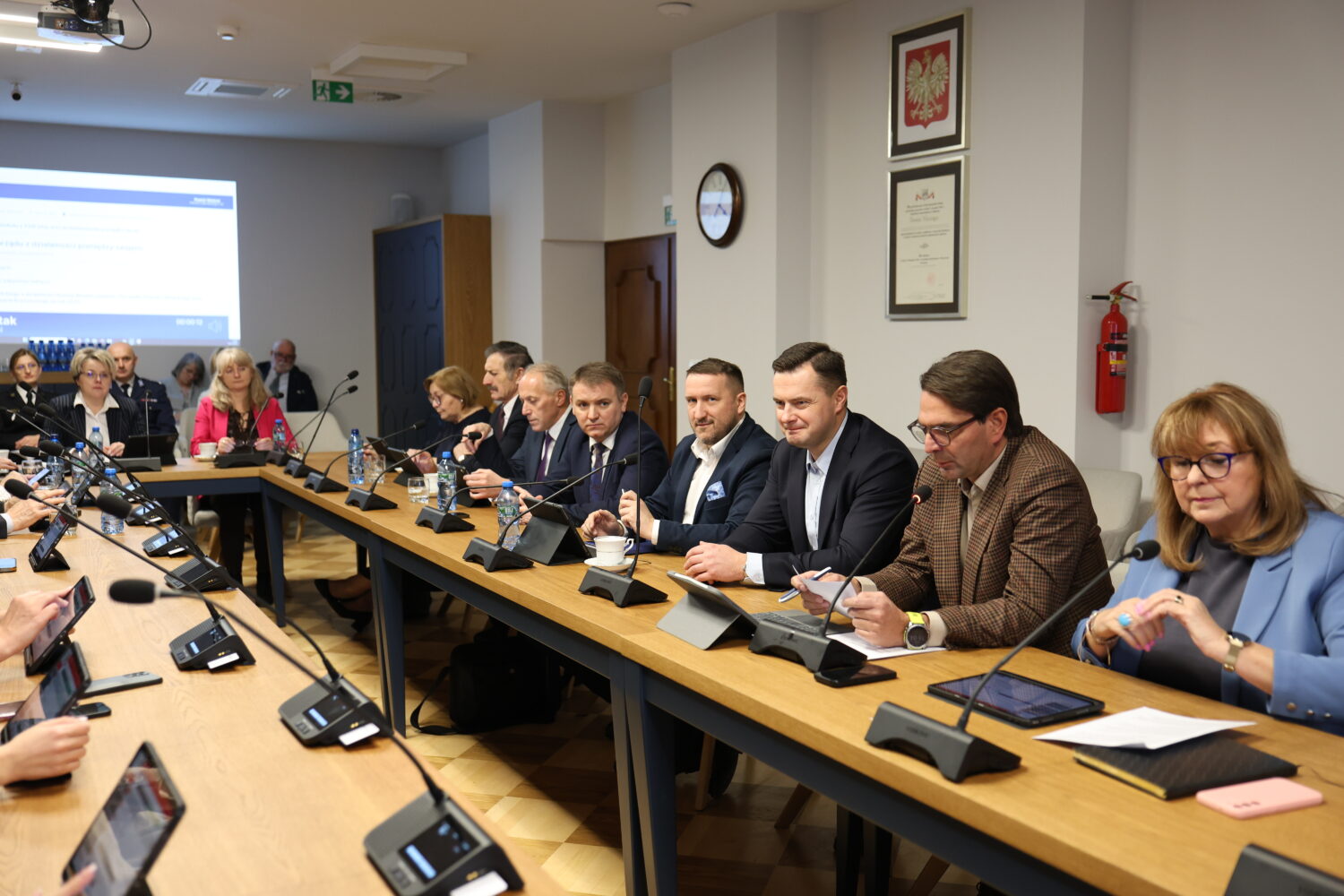 XIX sesja Rady Powiatu Wielickiego. Bezpieczeństwo i wsparcie dla edukacji