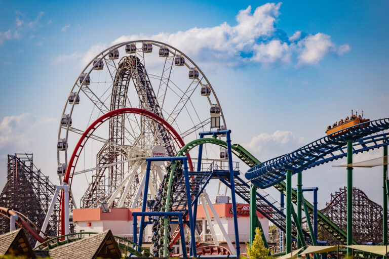 20 rollercoasterów i pierwsze miejsce na świecie. Energylandia z historycznym wynikiem