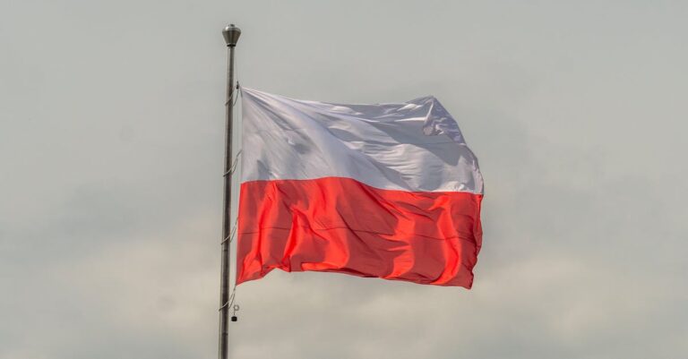 Dzień Flagi Rzeczypospolitej Polskiej – symbol jedności