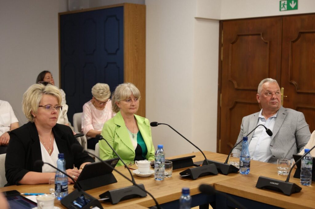 XXIII Sesja Rady Powiatu Wielickiego: nowości w kulturze i edukacji