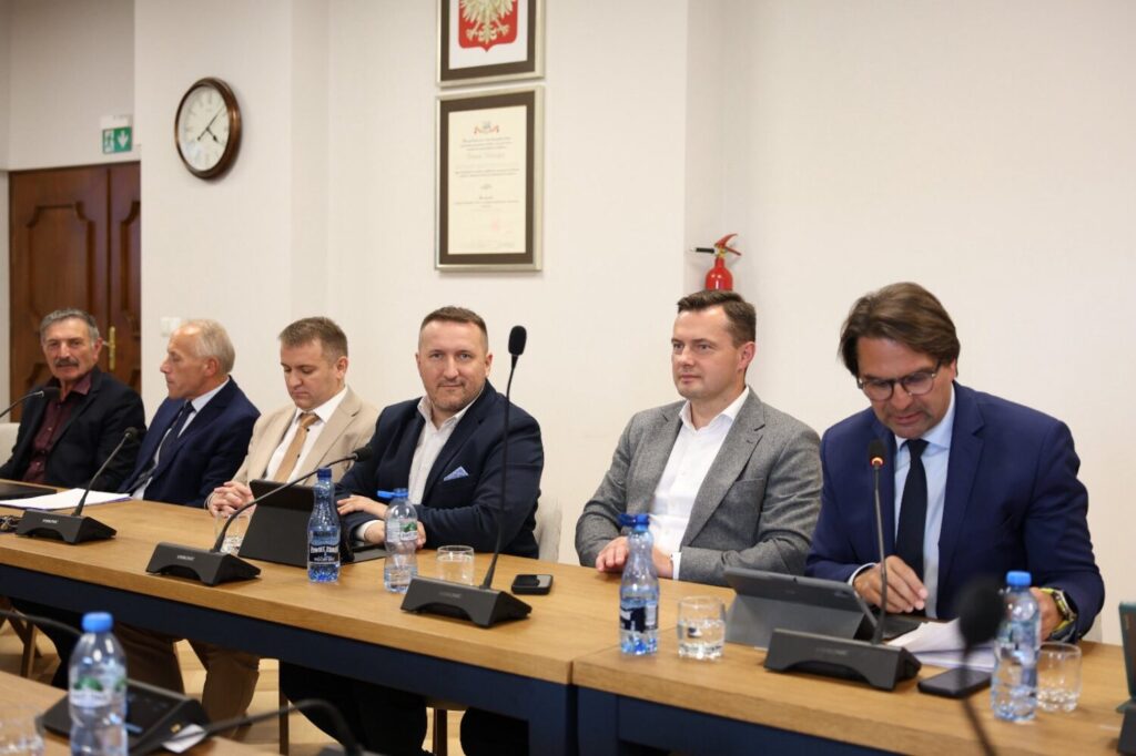 XXIII Sesja Rady Powiatu Wielickiego: nowości w kulturze i edukacji