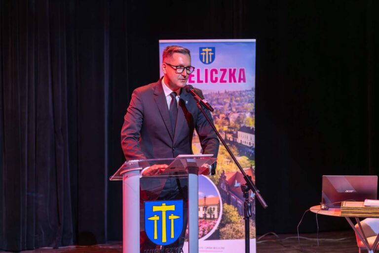 Burmistrz Wieliczki bez poparcia rady. Jest oświadczenie Rafała Ślęczki