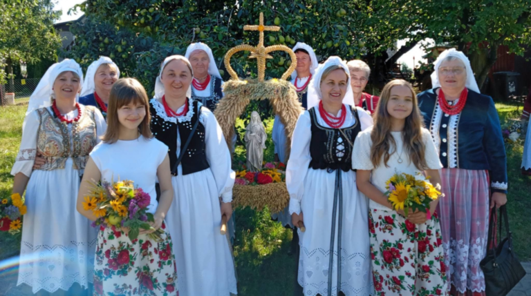 Wieniec, pieśni i dożynkowa zabawa. Święto plonów w Gruszkach