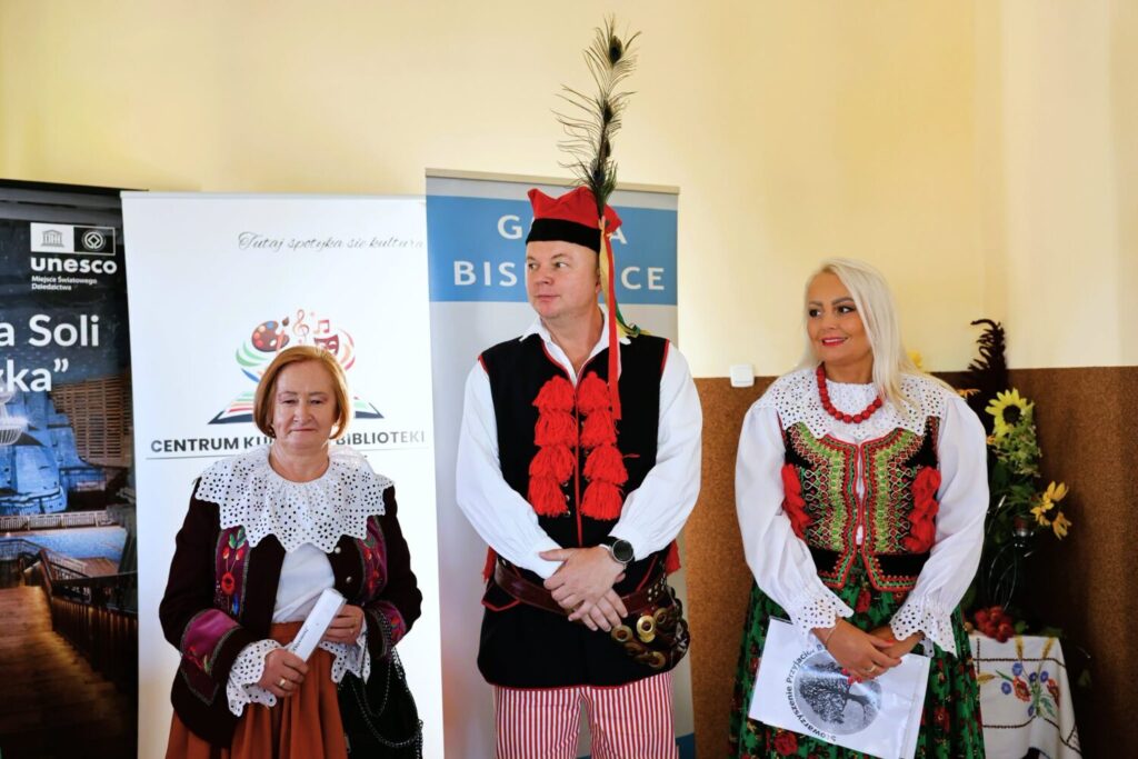 60lecie-stowarzyszenia-przyjaci&oacute;ł-biskupic-gmina-biskupice-uroczystość-w-powiecie-wielickim-powiat-wielicki1.png