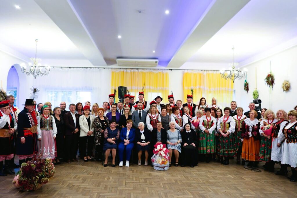 60lecie-stowarzyszenia-przyjaci&oacute;ł-biskupic-gmina-biskupice-uroczystość-w-powiecie-wielickim-powiat-wielicki16.png