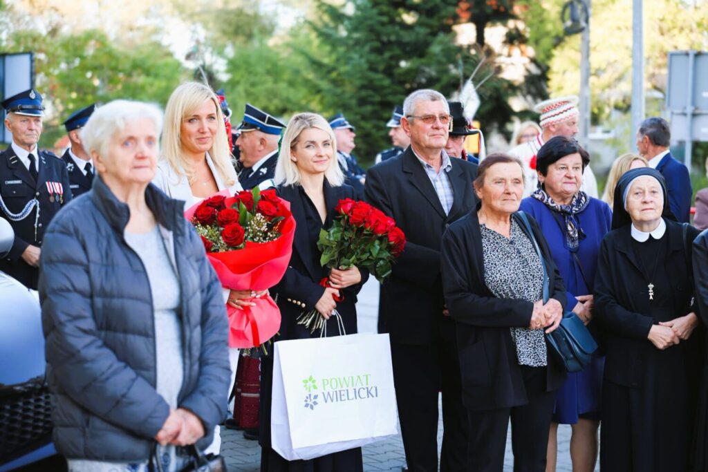 60lecie-stowarzyszenia-przyjaci&oacute;ł-biskupic-gmina-biskupice-uroczystość-w-powiecie-wielickim-powiat-wielicki2.png