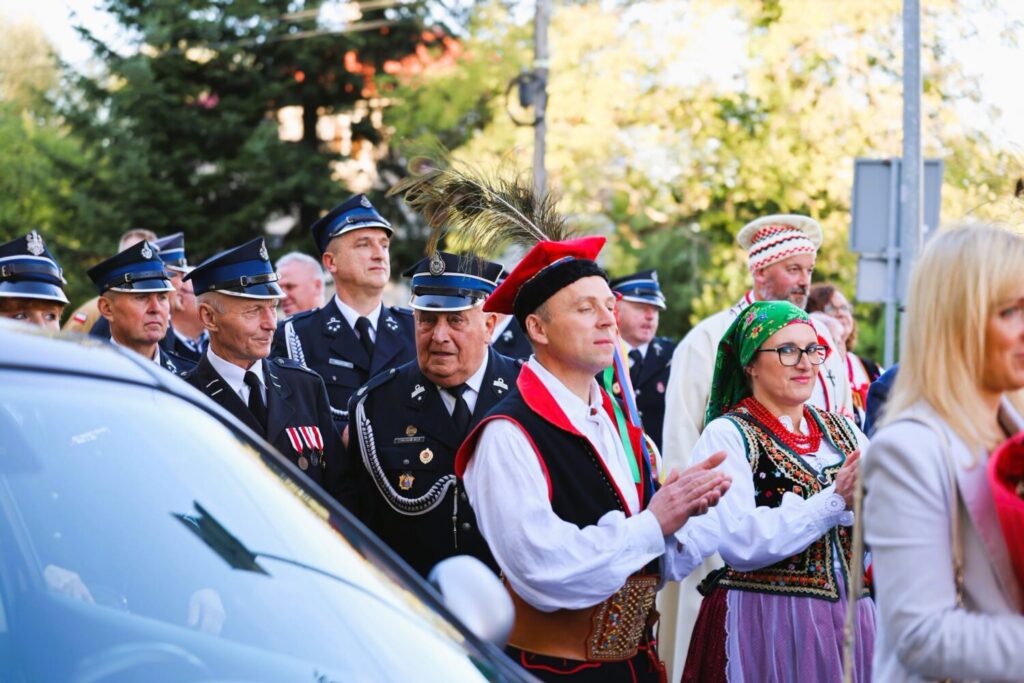 60lecie-stowarzyszenia-przyjaci&oacute;ł-biskupic-gmina-biskupice-uroczystość-w-powiecie-wielickim-powiat-wielicki4.png