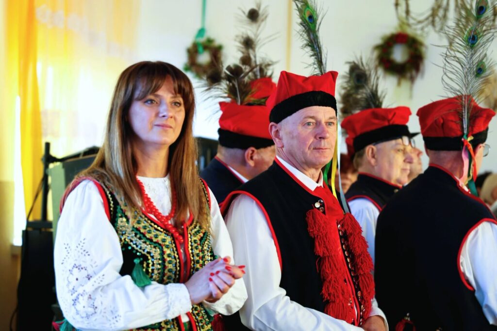 60lecie-stowarzyszenia-przyjaci&oacute;ł-biskupic-gmina-biskupice-uroczystość-w-powiecie-wielickim-powiat-wielicki6.png