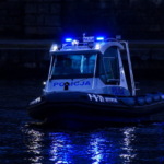 Nocna akcja nad Wisłą. Policjanci pomogli turystom z Wielkiej Brytanii