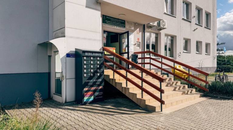 Książki dostępne przez całą dobę! BIBLIOBOX stanął w Podłężu