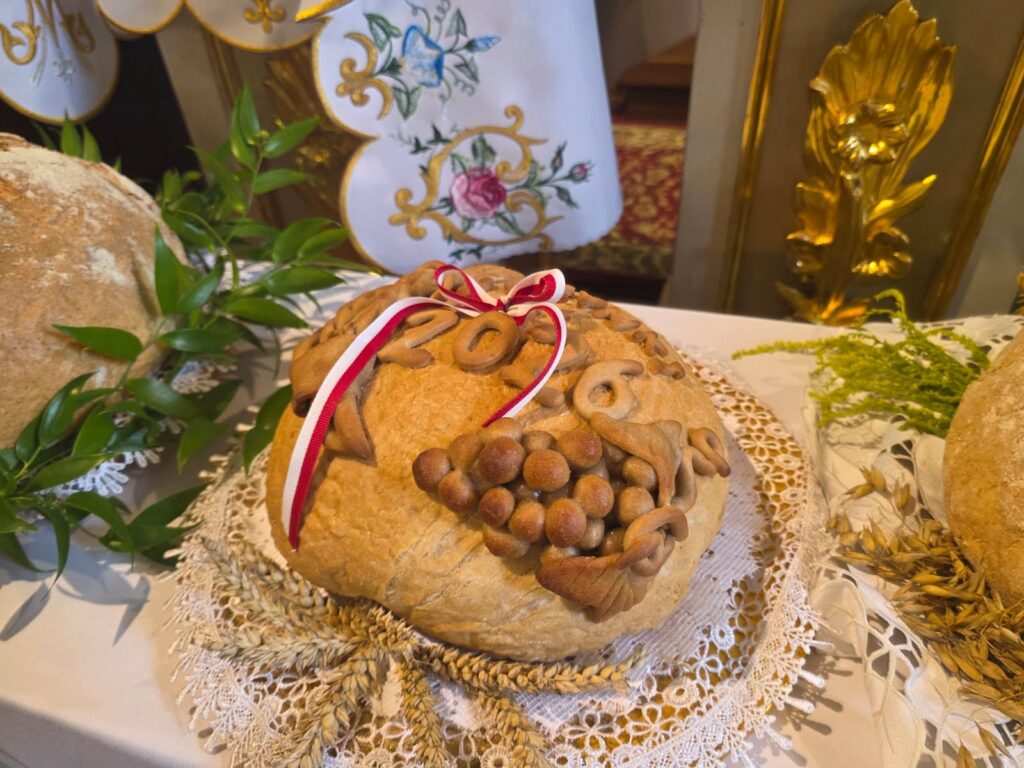 Dożynki parafialne w Grabiu. Wsp&oacute;lnie podziękowali za tegoroczne plony