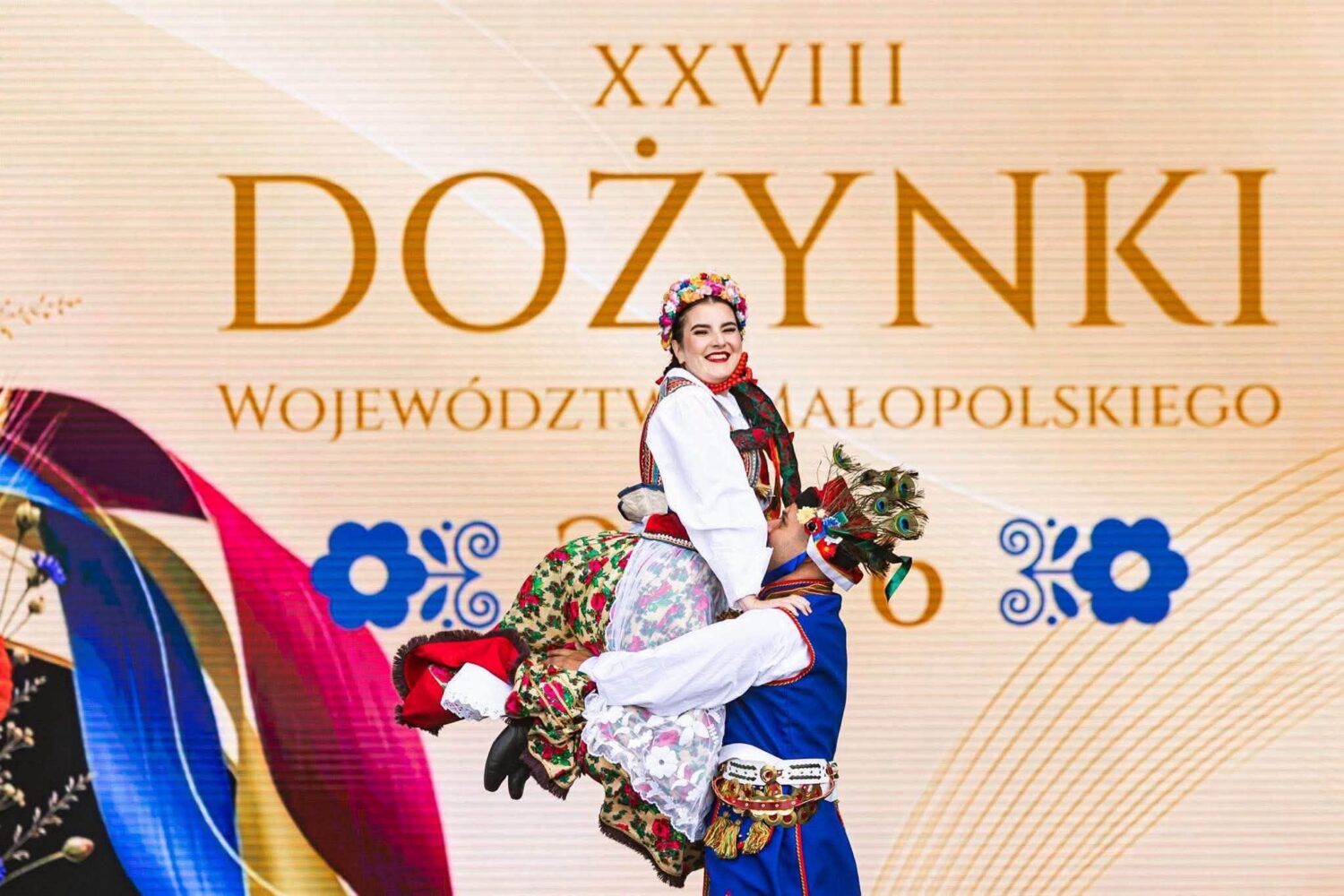 Wieńce, regionalna muzyka i tradycje. Dożynki Wojew&oacute;dztwa Małopolskiego za nami