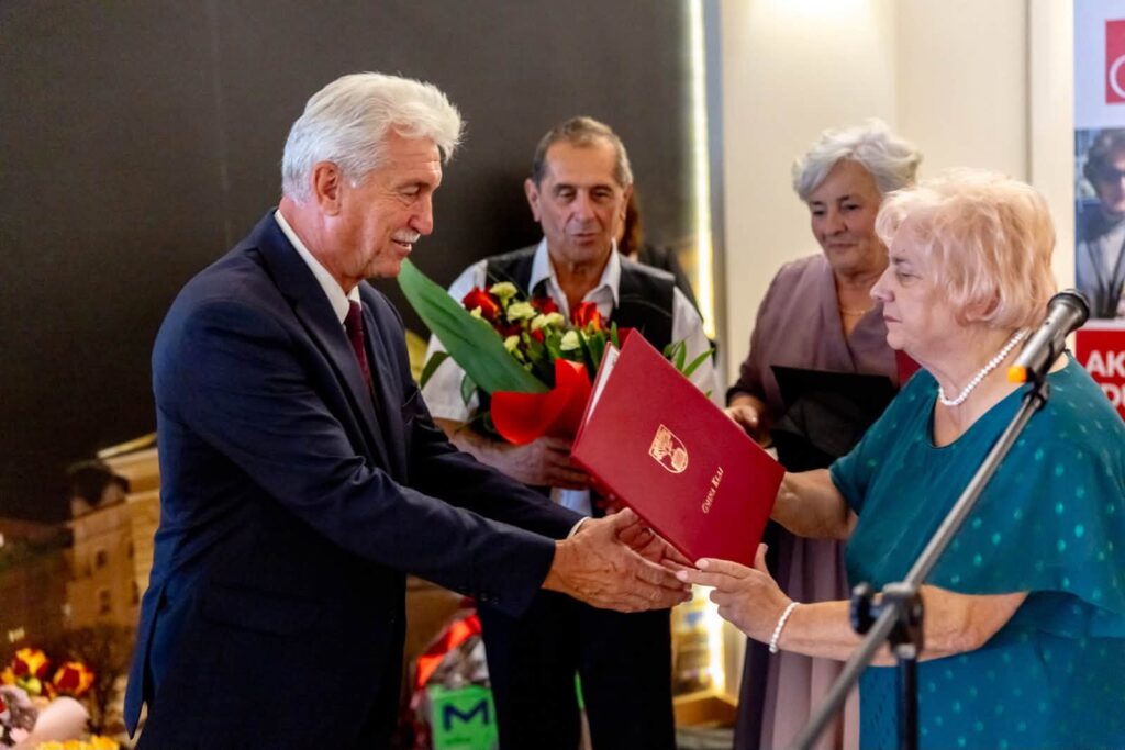 jubileusz-15-lecie-uniwersytetu-trzeciego-wieku-kłaj-uroczystość-wydarzenie-powiat-wielicki8