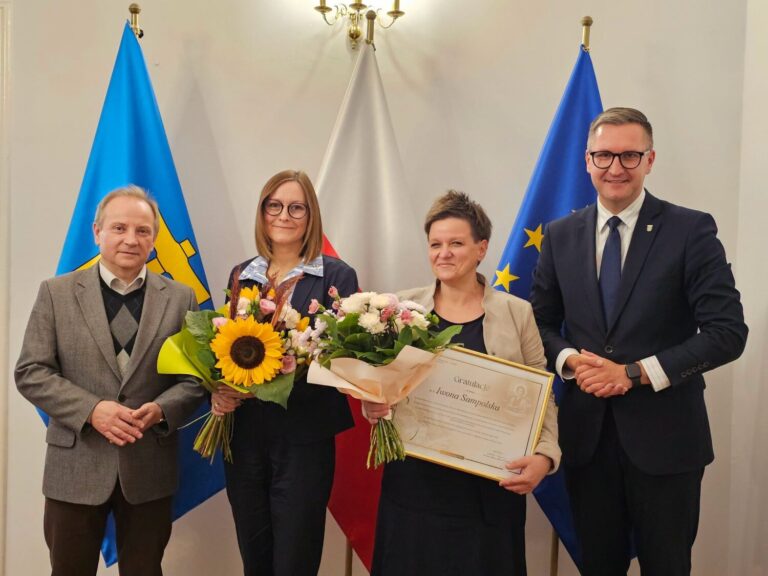Nagroda Małopolskiego Kuratora Oświaty dla nauczycielki ze szkoły w Sierczy