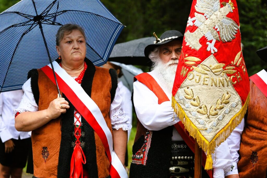 oddanie-hołdu-pamięci-żołnierzom-5-pułku-strzelc&oacute;w-podhalańskich-puszcza-niepołomice-niepołomice4.png
