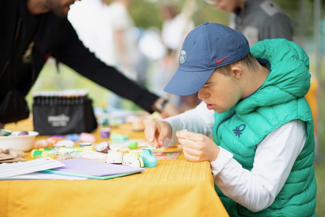 Piknik charytatywny Stowarzyszenia &bdquo;Tęcza&rdquo; w Niepołomicach
