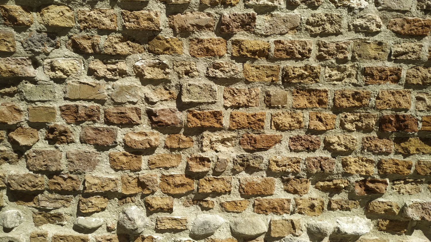 Średniowieczny mur odkryty w Zamku Żupnym. Trwa modernizacja kompleksu