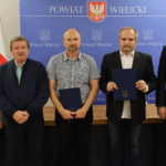 Powstanie projekt rozbudowy drogi do Strumian. Umowa na ponad 348 tys. zł podpisana
