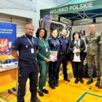 Jak wygląda służba w Policji? Wieliccy funkcjonariusze rozmawiali z młodzieżą na Targach Pracy